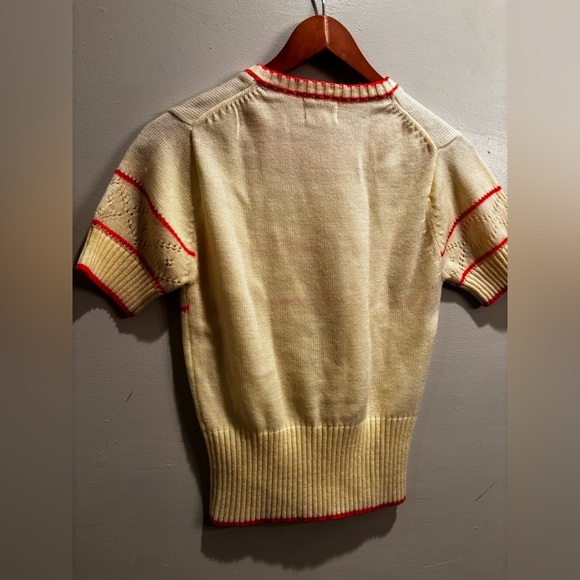 Elegant Cream and Red Women's Sweater 70’s vintage unique cute feminine - Picture 7 of 8
